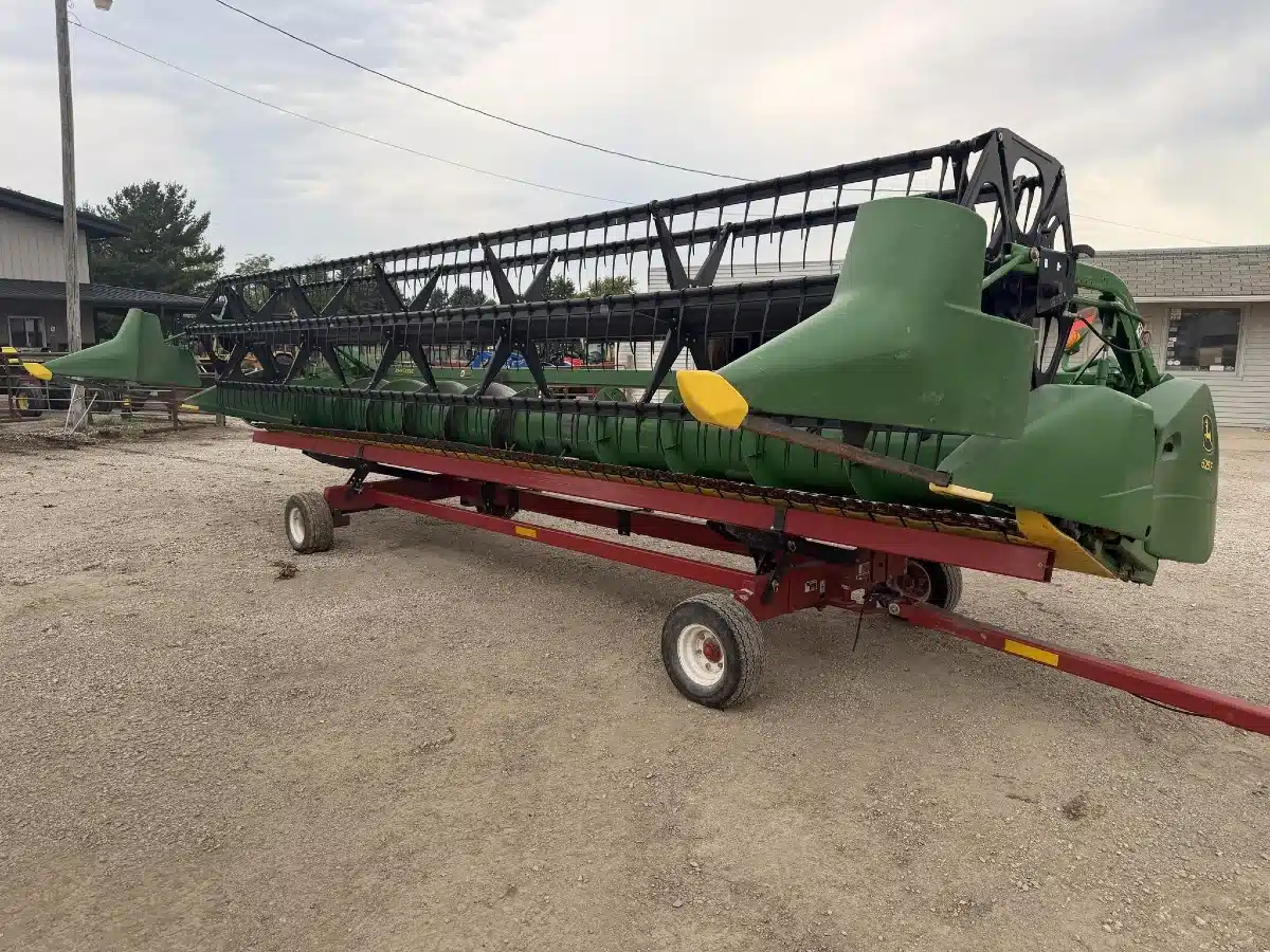 Photo de la Galerie 1 pour John Deere 625F Header - Flex