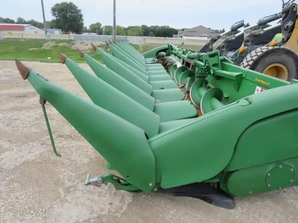 Gallery image 1 for 2016 John Deere 612FC Header - Row Crop