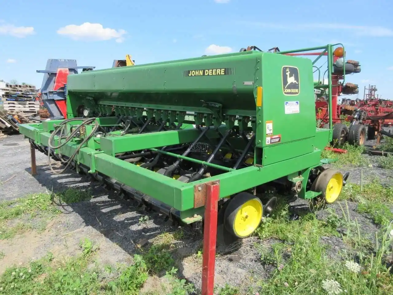 Gallery image 1 for Used John Deere 750 Drill