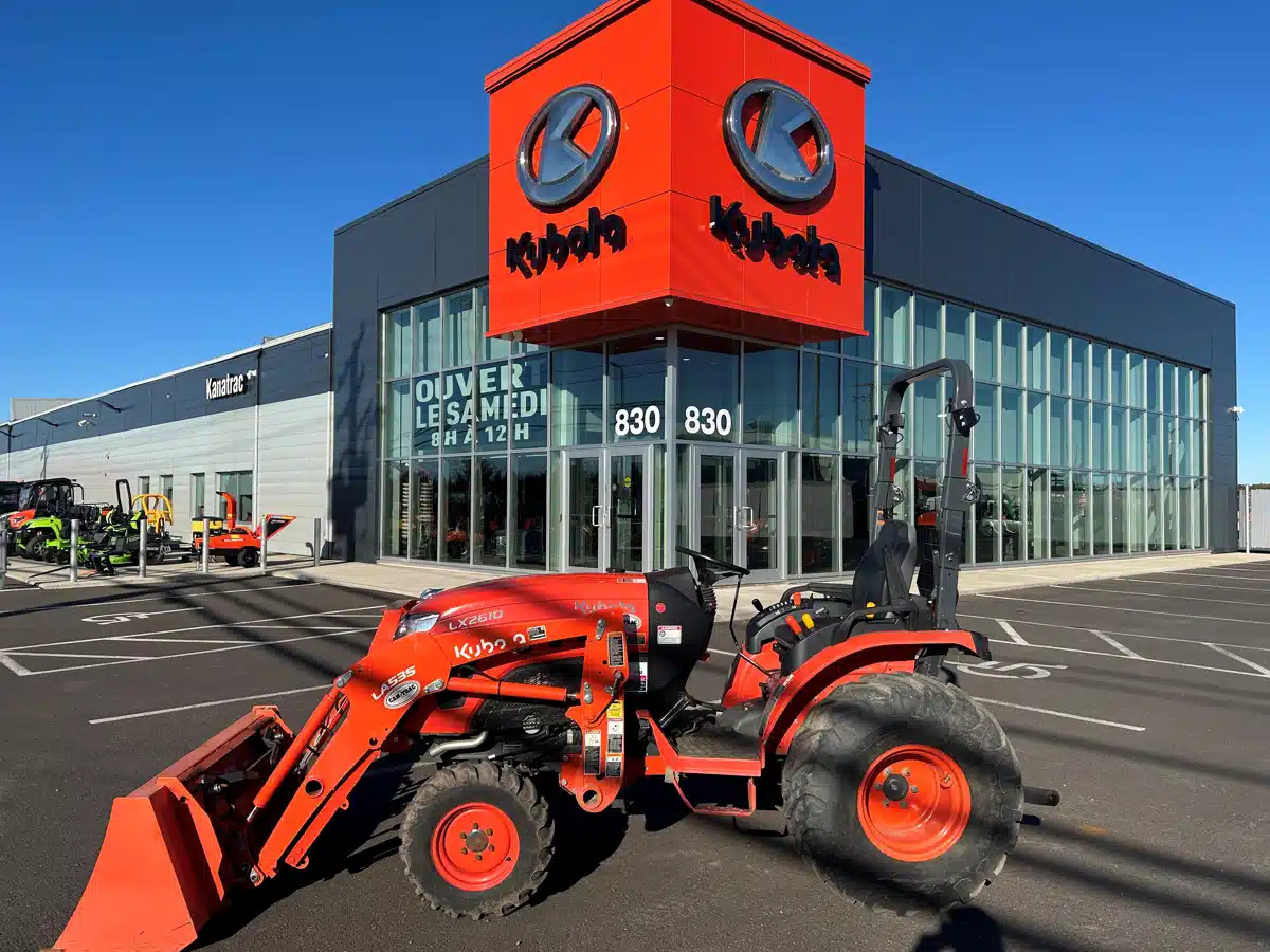 Gallery image 1 for Used 2022 Kubota LX2610 Tractor
