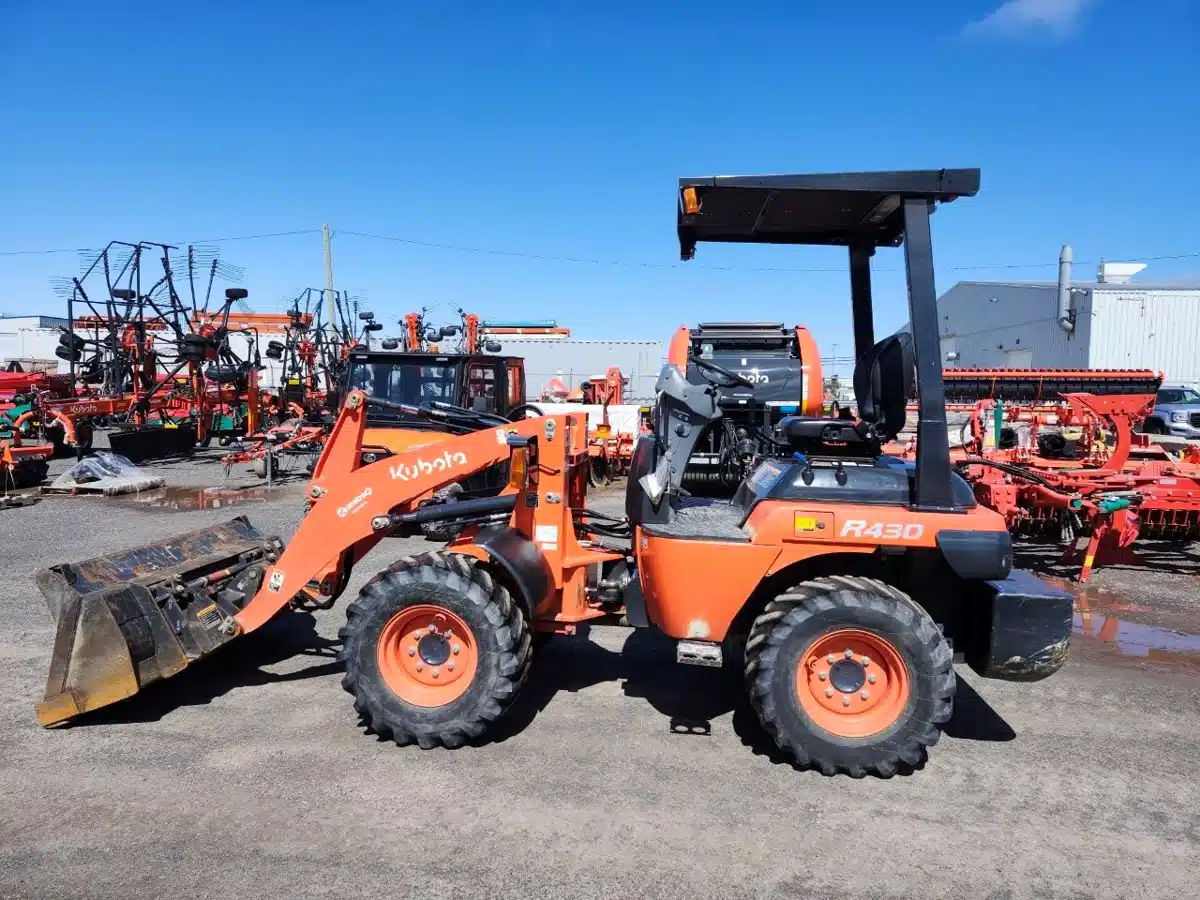 Gallery image 2 for 2022 Kubota R430 Wheel Loader