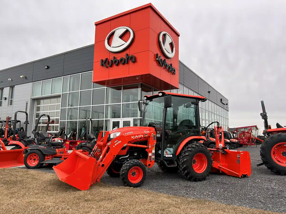 Gallery image 1 for Used 2023 Kubota LX2610 Tractor