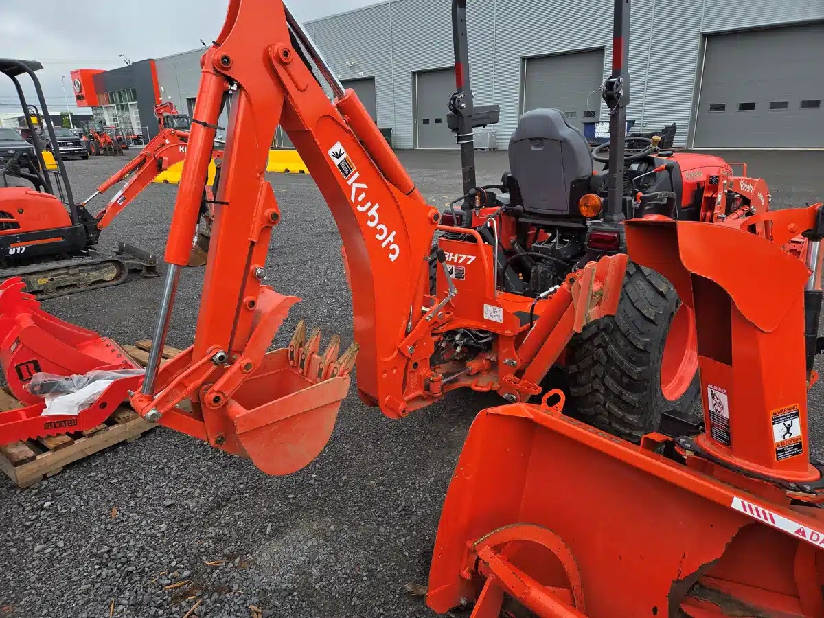 Gallery image 2 for Used 2023 Kubota LX2610 Tractor