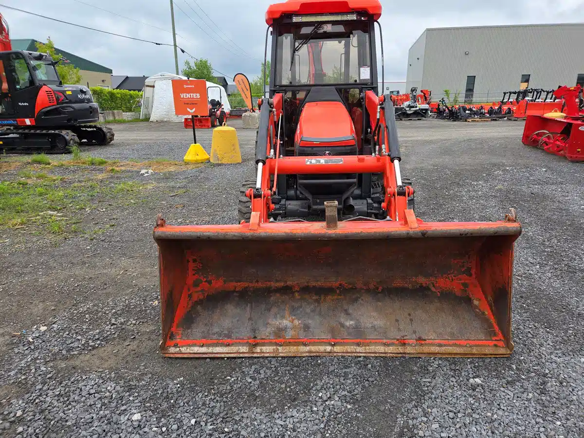 Gallery image 2 for Used 2019 Kubota M62TLBV Tractor