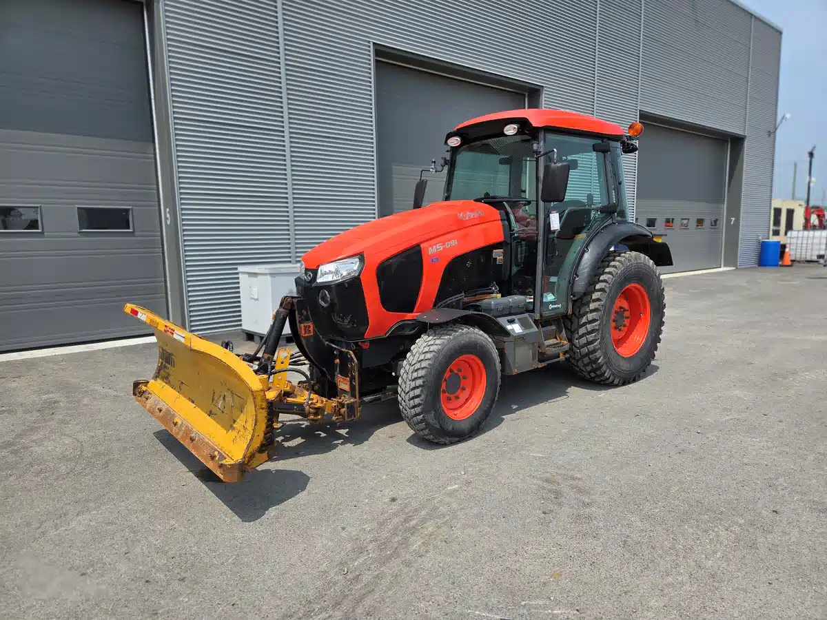 Gallery image 1 for Used 2021 Kubota M5N-091 Tractor