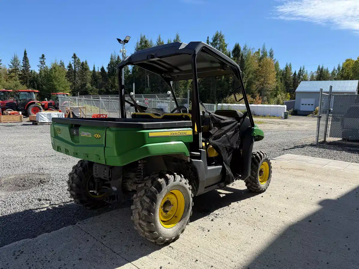 Gallery image 2 for Used 2020 John Deere XUV560E Tractor