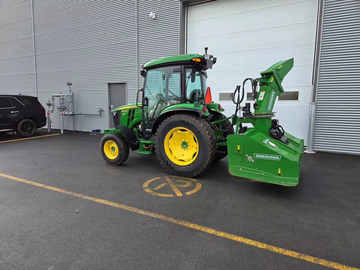 Gallery image 2 for 2024 John Deere 4066R Tractor