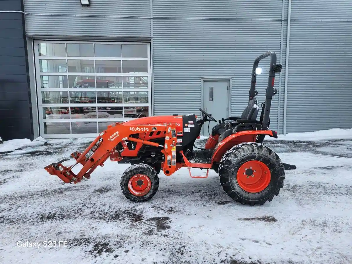 2024 Kubota LX2620HSD Tractor