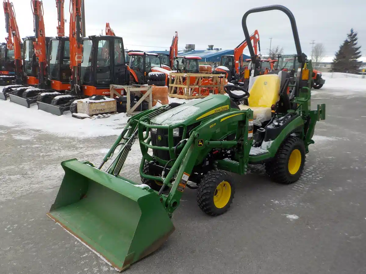 Gallery image 2 for 2021 John Deere 1025R Tractor