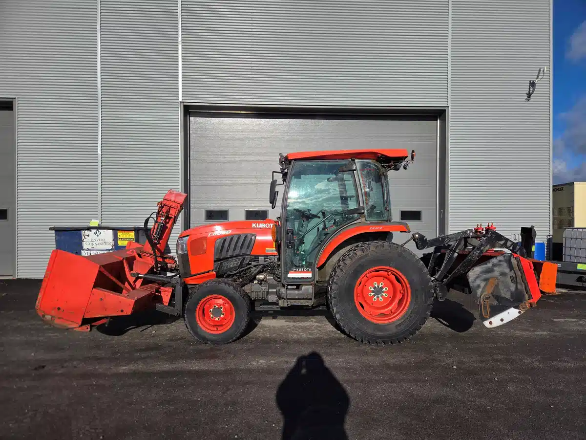 Gallery image 2 for 2017 Kubota L6060 Tractor