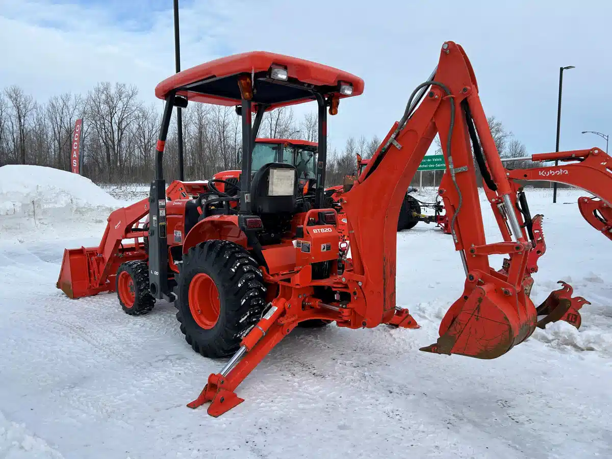 Gallery image 2 for 2024 Kubota B26 Backhoe Loader
