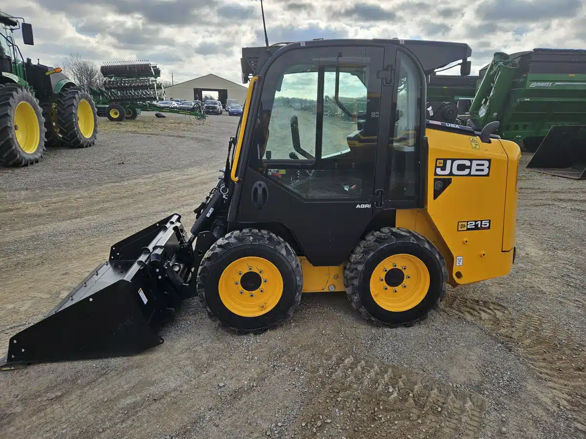 Gallery image 2 for Used 2024 JCB 215W Skid Steer