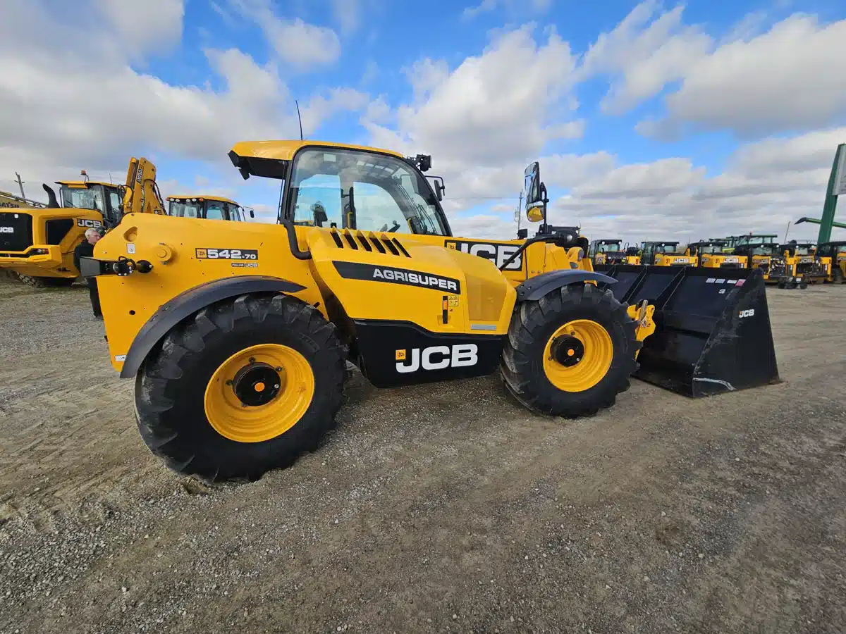 Gallery image 2 for Used 2023 JCB 542-70 AG SUPER TeleHandler