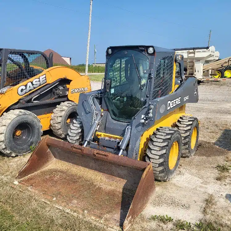 Gallery image 1 for Used 2018 John Deere 324E Skid Steer