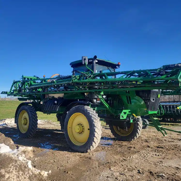 Gallery image 2 for Used 2018 John Deere R4038 Sprayer - Self Propelled