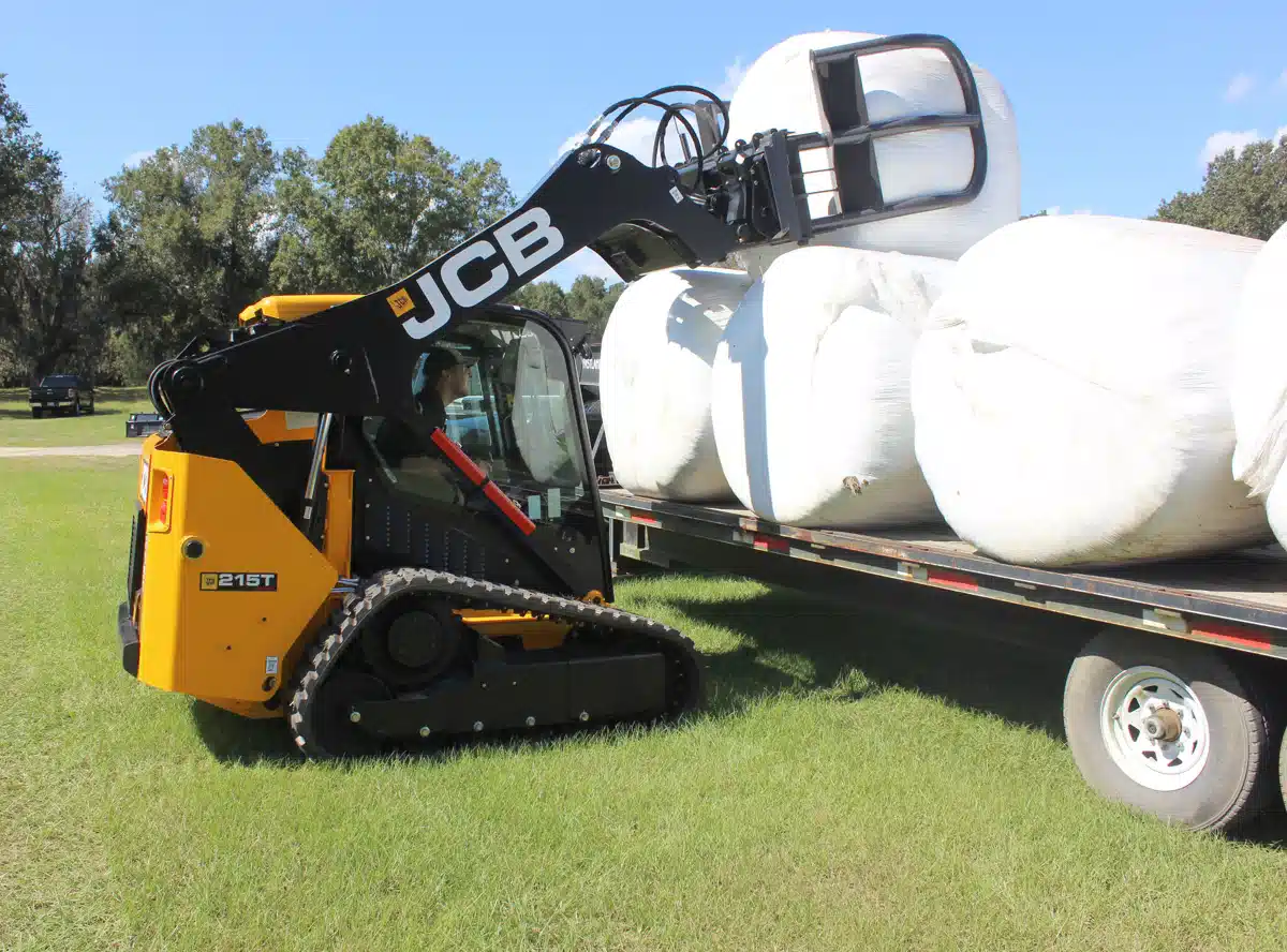 Gallery image 2 for 2026 JCB 215T Track Loader