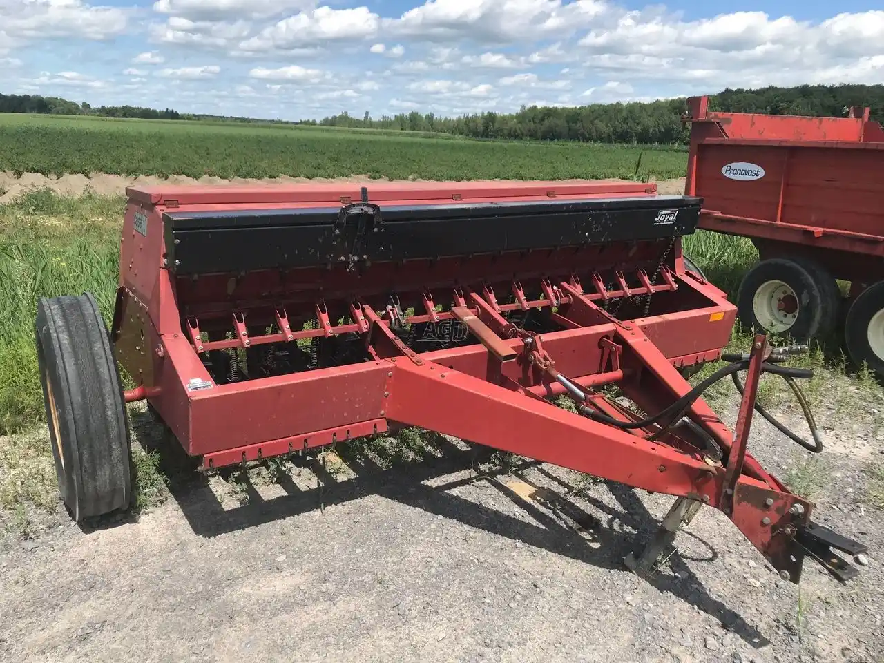 Gallery image 1 for Used Case 5100 Drill