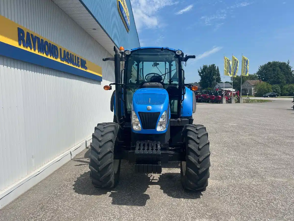 Gallery image 2 for 2015 New Holland T5.105 EC Tractor
