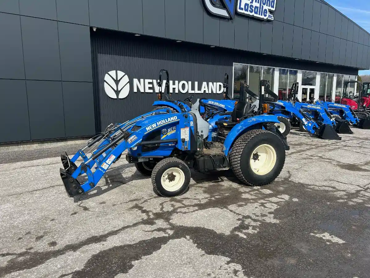 Gallery image 1 for 2016 New Holland BOOMER 33 Tractor