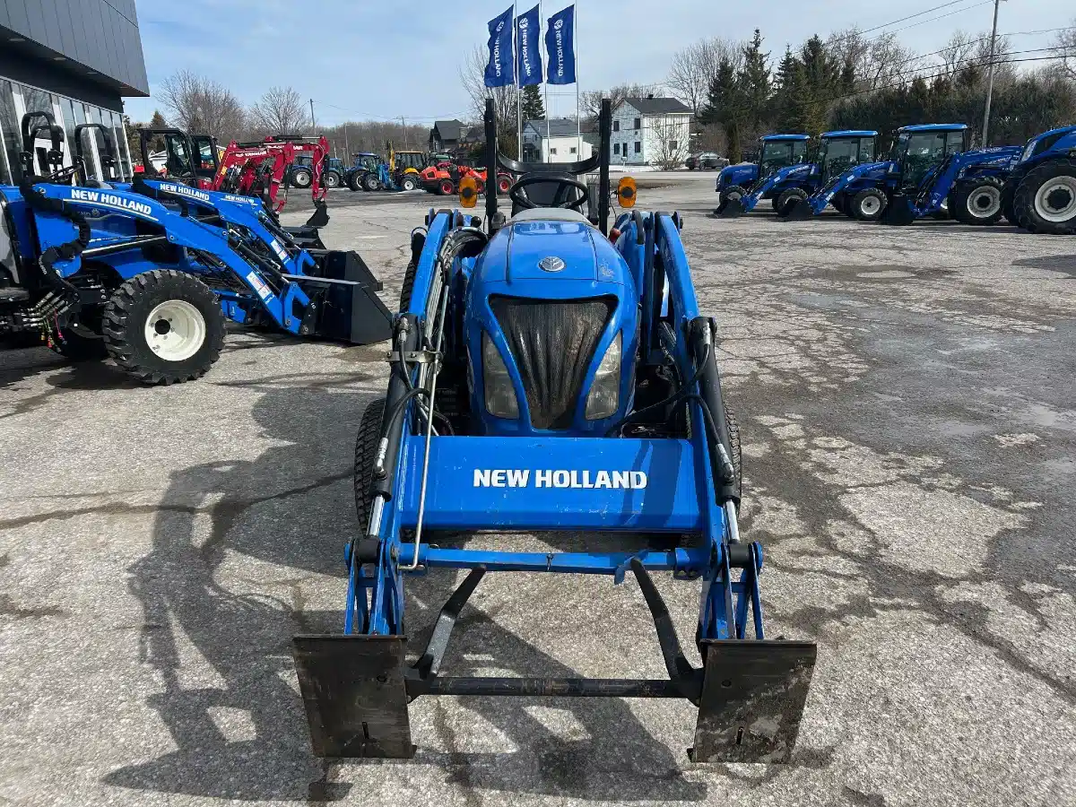 Gallery image 2 for 2016 New Holland BOOMER 33 Tractor