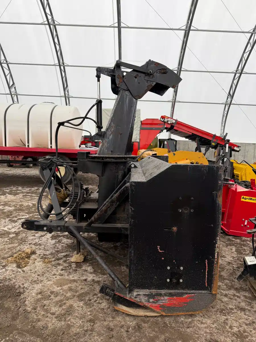 Gallery image 2 for Pronovost P-1040 Snow Blower