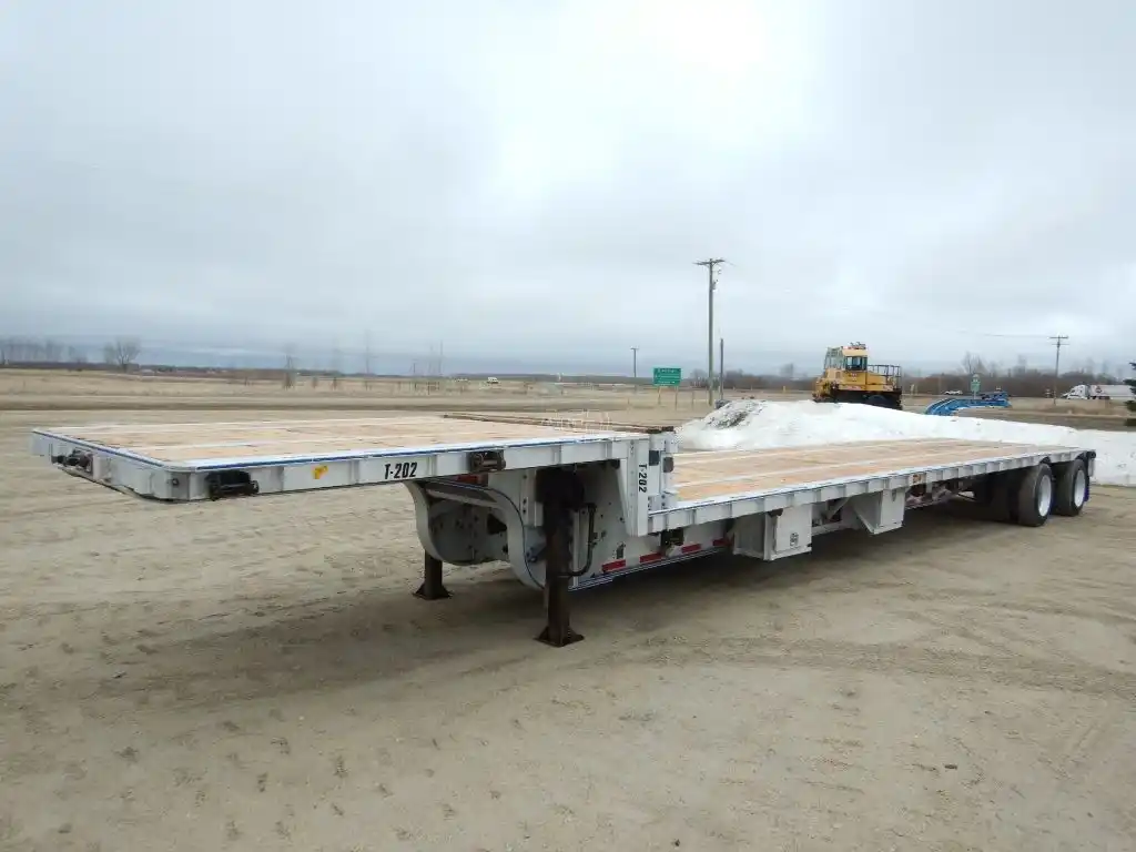Gallery image 1 for Used 2011 Wilson 48FT TANDEM ALUMINUM Trailer - Step Deck
