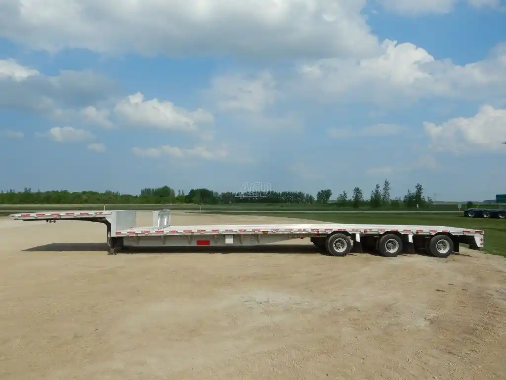 Gallery image 2 for 2013 Reitnouer 53ft Big Bubba Tridem Aluminum Lo-Pro Trailer - Step Deck