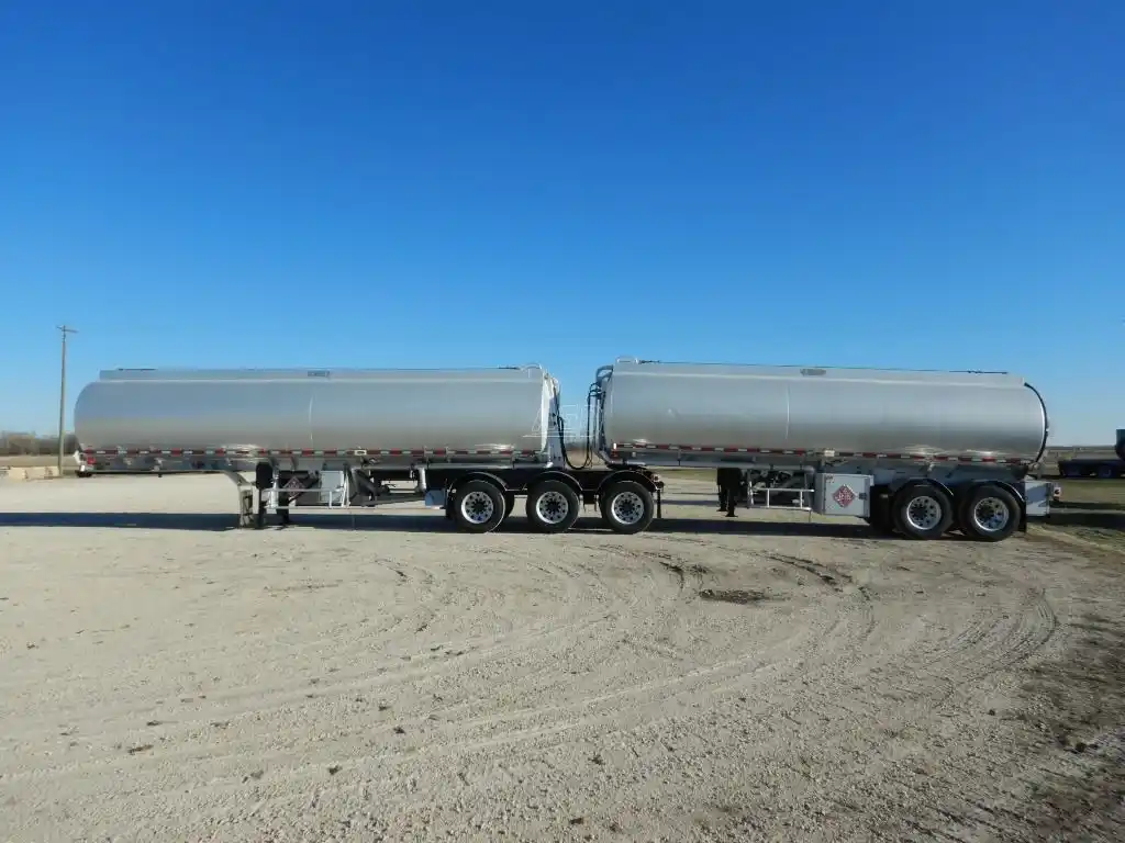 Gallery image 2 for Used 2004 Advance SUPER-B FUELER Trailer - Tanker