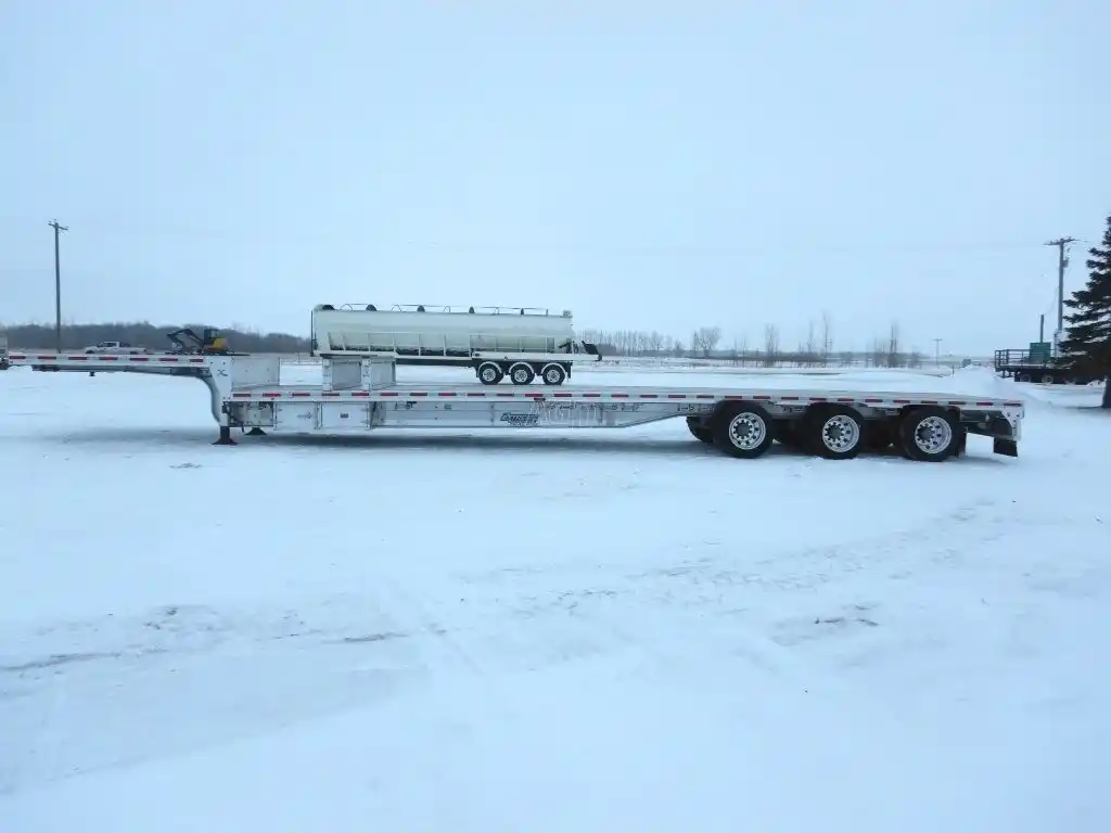Gallery image 2 for Used 2022 Extreme 53FT Tridem Aluminum Trailer - Step Deck
