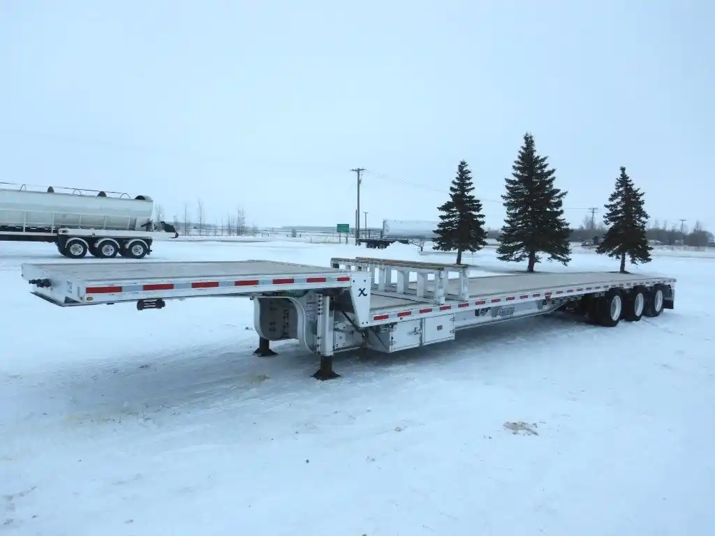 Gallery image 1 for Used 2022 Extreme 53FT Tridem Aluminum Trailer - Step Deck