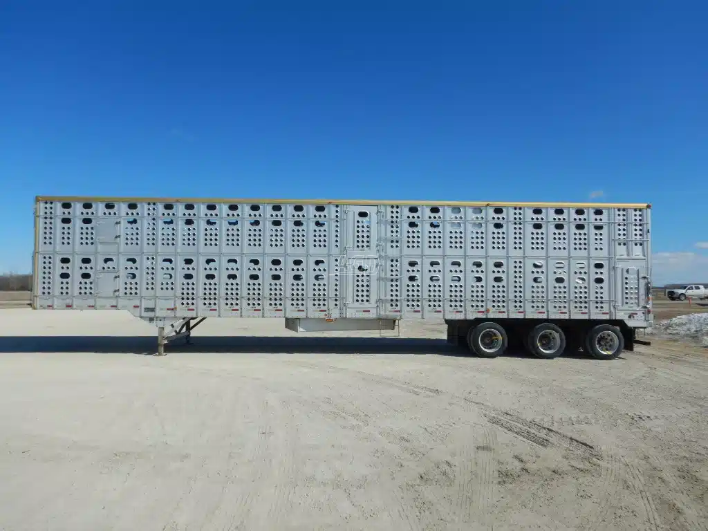 Gallery image 2 for Used 2000 Merritt 53FT Tridem Double Deck Trailer - Livestock