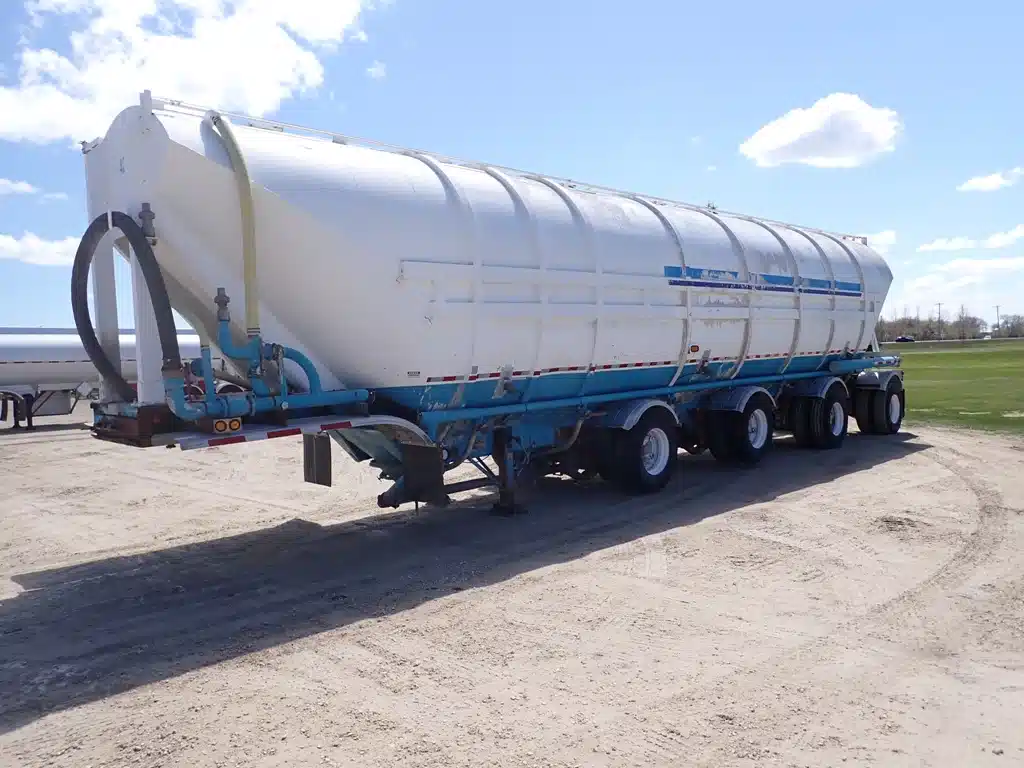 Gallery image 1 for Used 1986 King 2700 CF Food Grade Trailer - Pneumatic