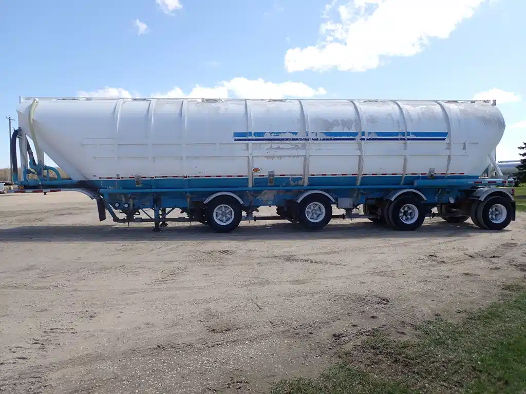 Gallery image 2 for Used 1986 King 2700 CF Food Grade Trailer - Pneumatic