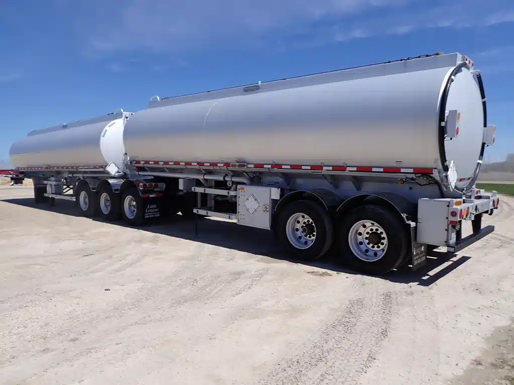 Gallery image 2 for 2007 Advance SUPER-B FUELER Trailer - Tanker