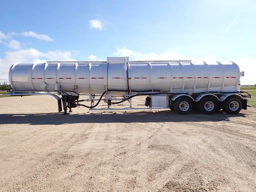 Gallery image 2 for Used 2009 Polar Tridem Aluminun Trailer - Tanker