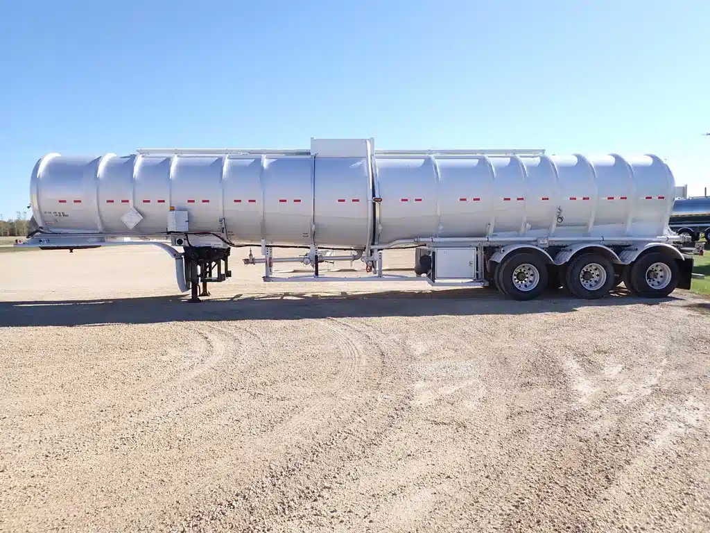 Gallery image 2 for Used 2010 Polar Tridem Aluminun Trailer - Tanker