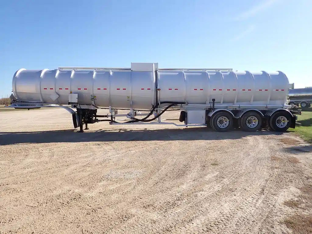 Gallery image 2 for Used 2009 Polar Tridem Aluminun Trailer - Tanker