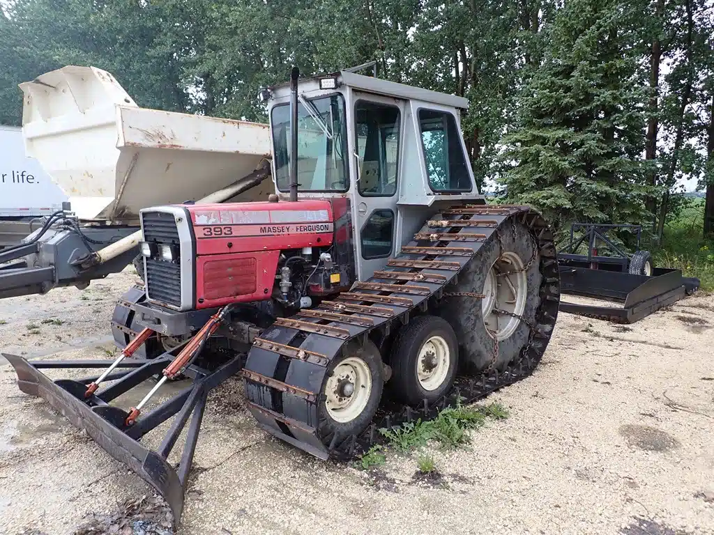 Gallery image 1 for Used 1992 Massey Ferguson 393 Tractor