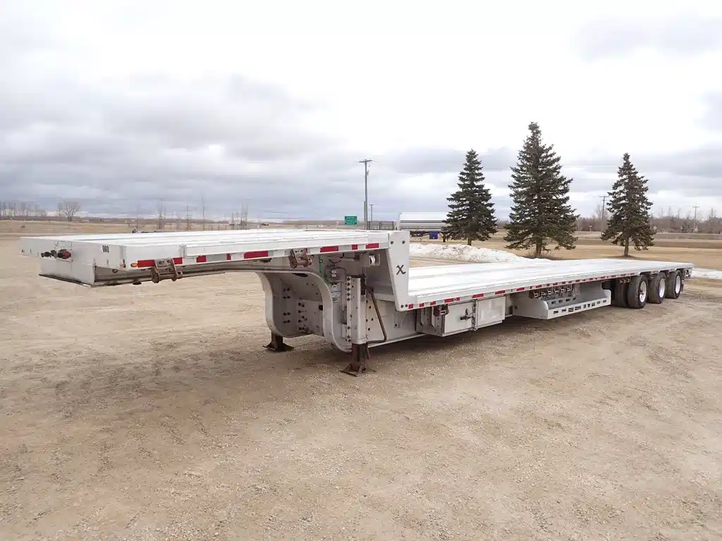 Gallery image 1 for Used 2021 Unspecified Extreme 53FT Tridem Aluminum Lo-Pro Trailer - Step Deck