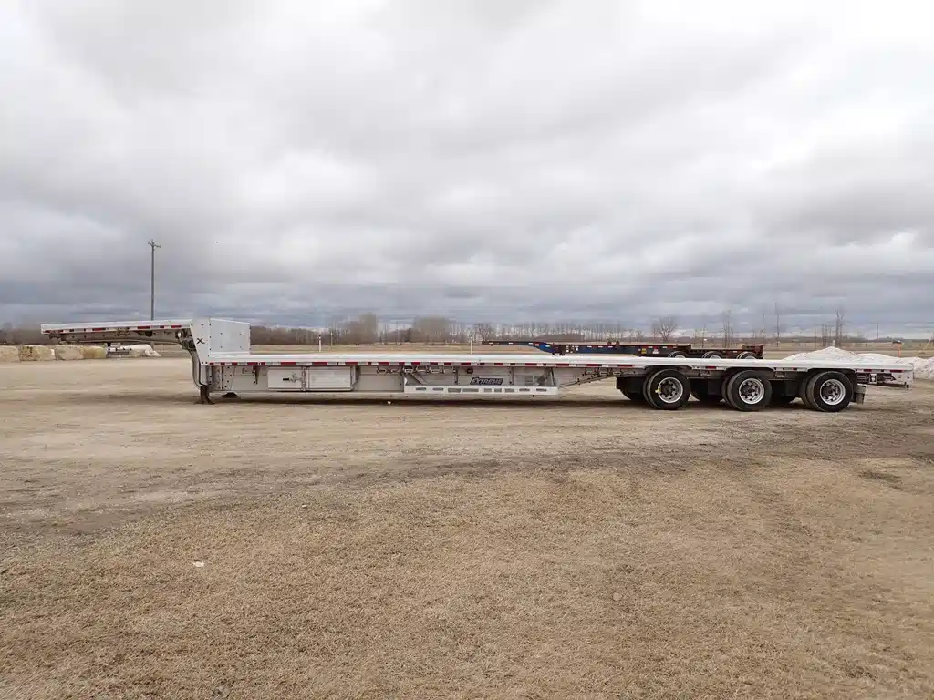Gallery image 2 for Used 2021 Unspecified Extreme 53FT Tridem Aluminum Lo-Pro Trailer - Step Deck