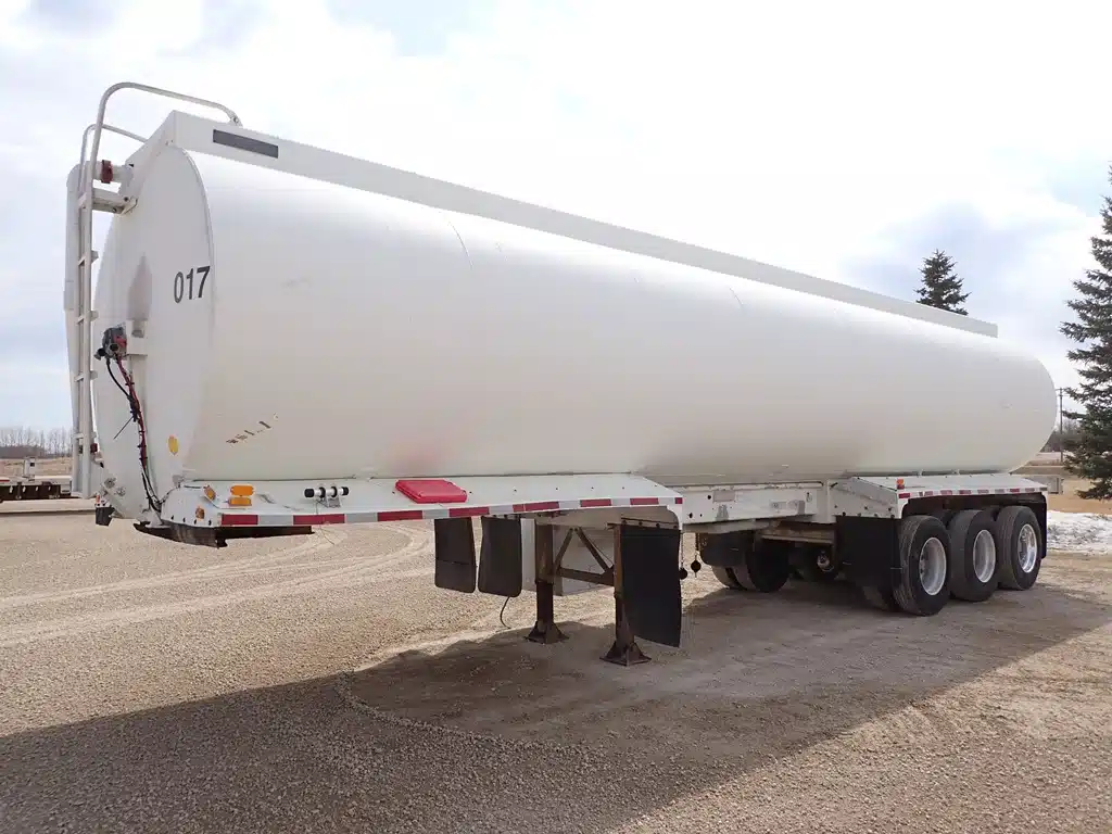 Gallery image 1 for Used 1979 Columbia 38FT Tridem Aluminum Trailer - Tanker