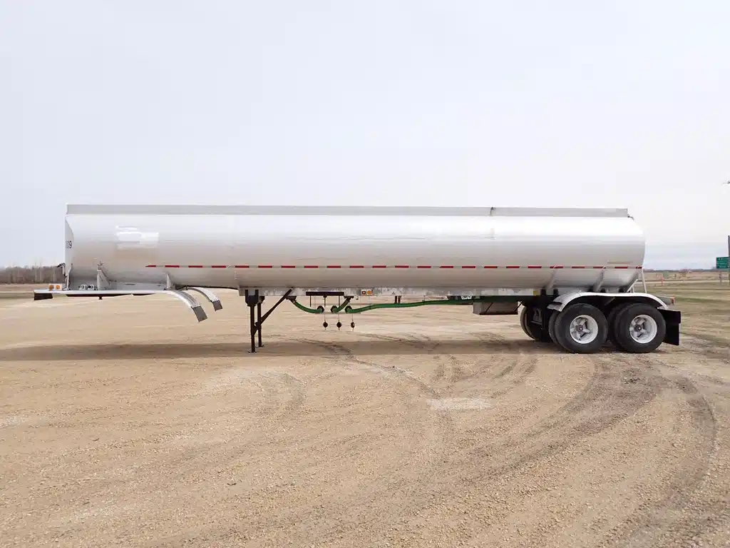 Gallery image 2 for Used 1977 Fruehauf 42ft Tandem Aluminum Trailer - Tanker