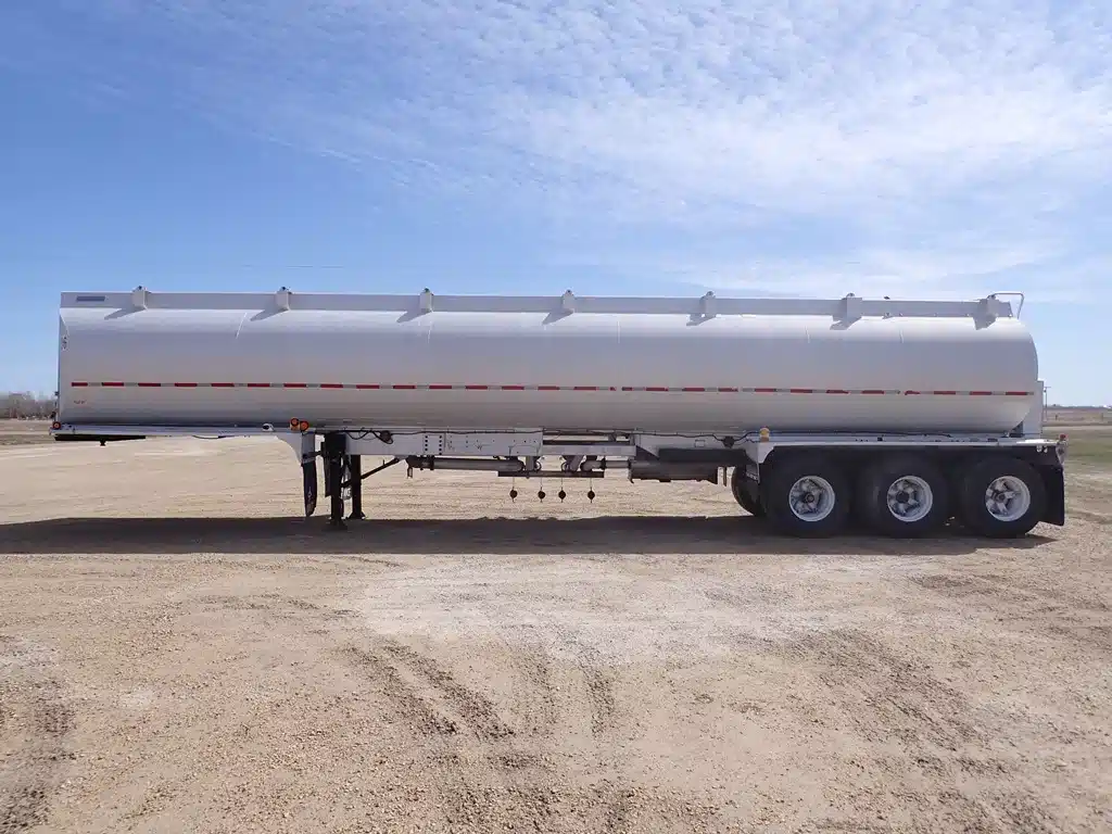 Gallery image 2 for Used 1973 Columbia 44FT Tridem Aluminum Trailer - Tanker