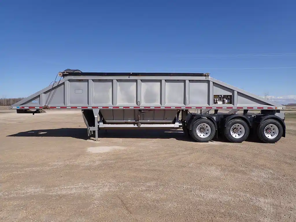 Gallery image 2 for Used 2009 Decap Tridem Clam Trailer - Belly Dump
