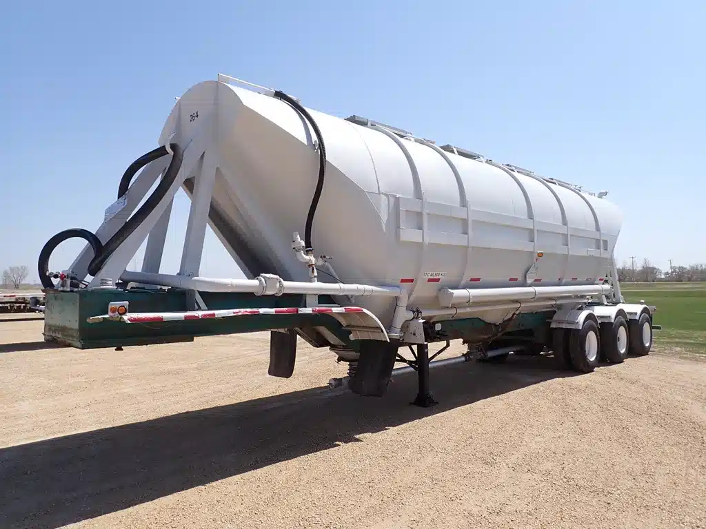 Used 1983 King 2250 CuFt Tridem Trailer - Pneumatic