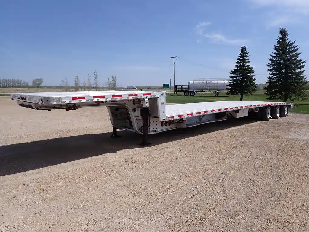 Gallery image 1 for Used 2020 Trail King 53' Tridem Aluiminum Lo-Pro Trailer - Step Deck