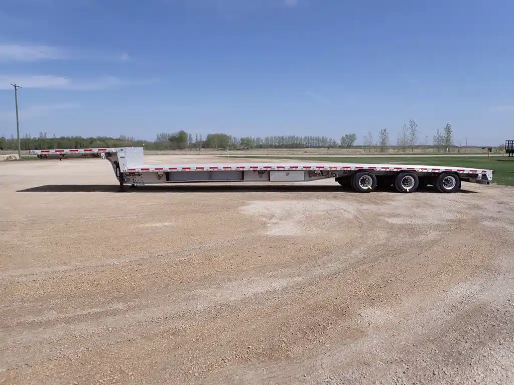 Gallery image 2 for Used 2020 Trail King 53' Tridem Aluiminum Lo-Pro Trailer - Step Deck