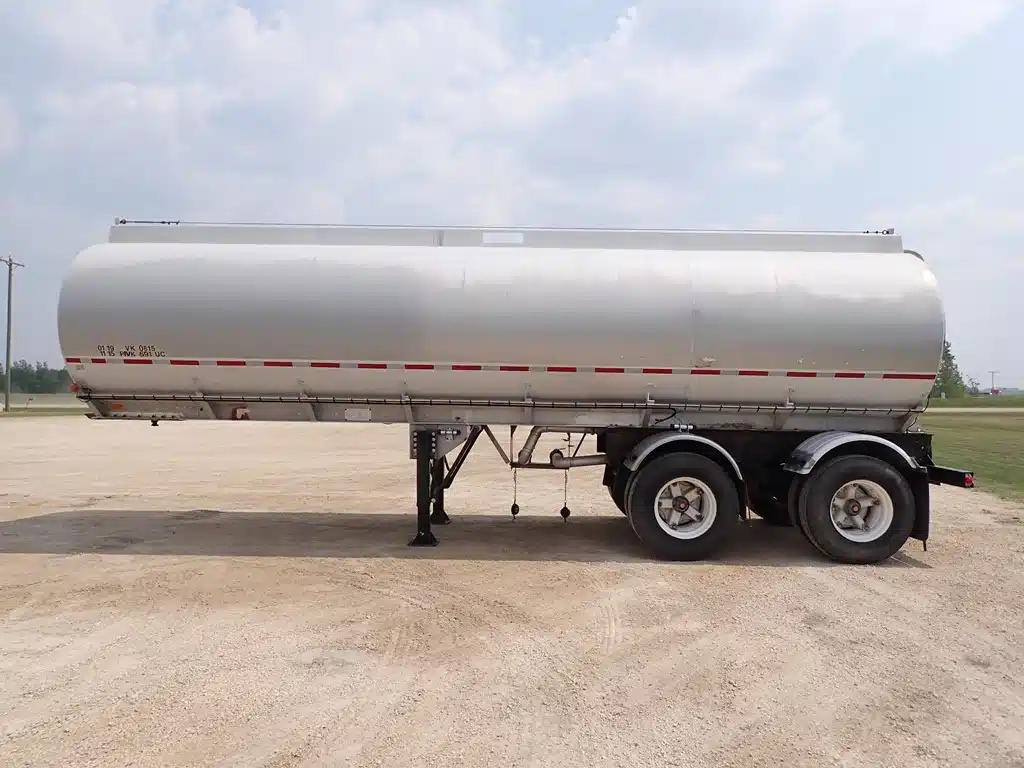 Gallery image 2 for Used 1983 Westank 29FT Tandem Aluminum Trailer - Tanker