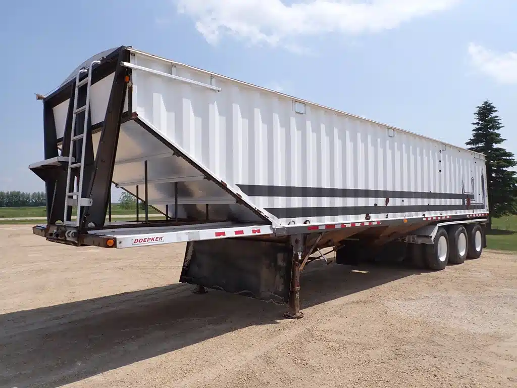 Gallery image 1 for Used 2001 Doepker 42FT Tridem Trailer - Hopper