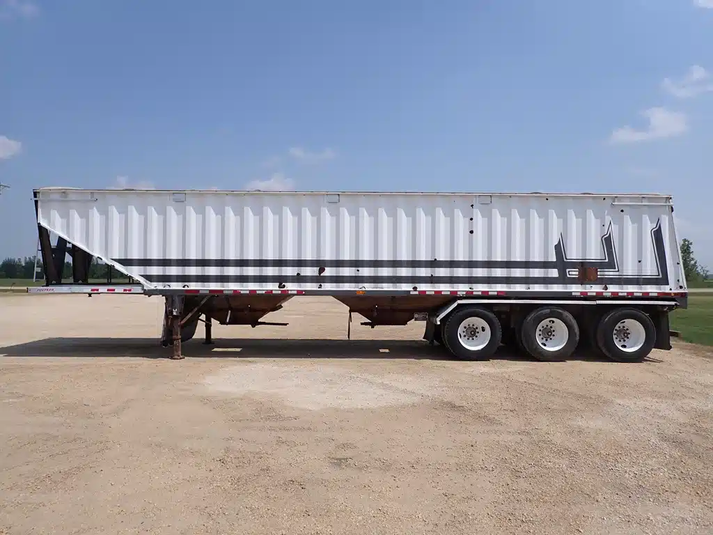 Gallery image 2 for Used 2001 Doepker 42FT Tridem Trailer - Hopper